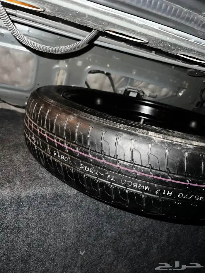 فورد كروان فكتوريا 2011 اللون سمني امريكي 14