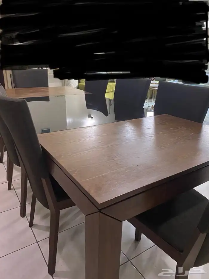 طاولة طعام شريتها من أبيات ب5500 وحاب ابيعها ب3000 ريال 0