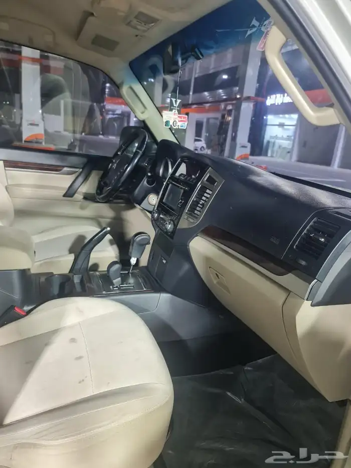 باجيرو 2017 بحاله ممتازه ممشي 370 5