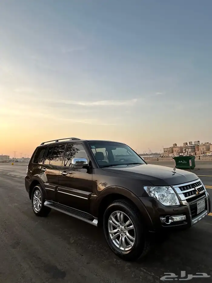 للبيع مستوبيشي باجيرو فل كامل 3.5 علامة ذهبية 1