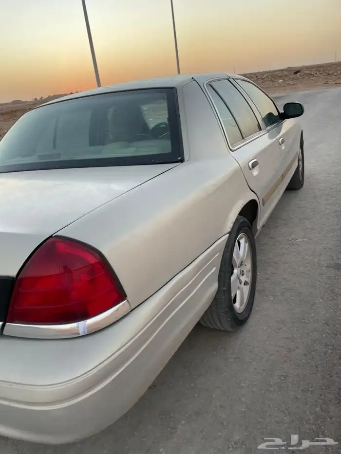 فورد فكتوريا 2011 2