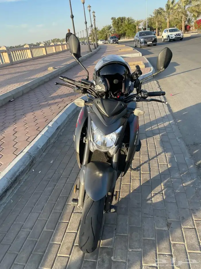 للبيع دباب سوزوكي مقاس 1000cc 2