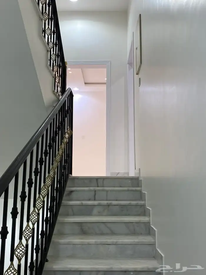 للايجار شقه بحي الضاحي 4