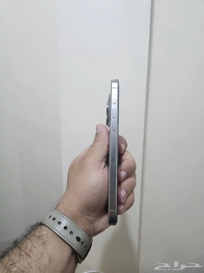 ايفون 15 برو ماكس سلفر 256 جيجا 3