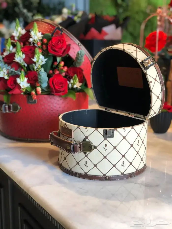 تقبيل محل ورد 4