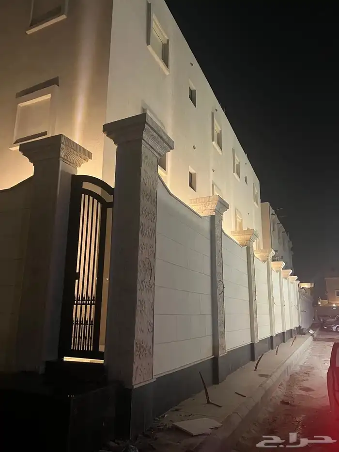 ثلاث شقق جديده للايجار بالضاحيه (عرسان فقط) 0