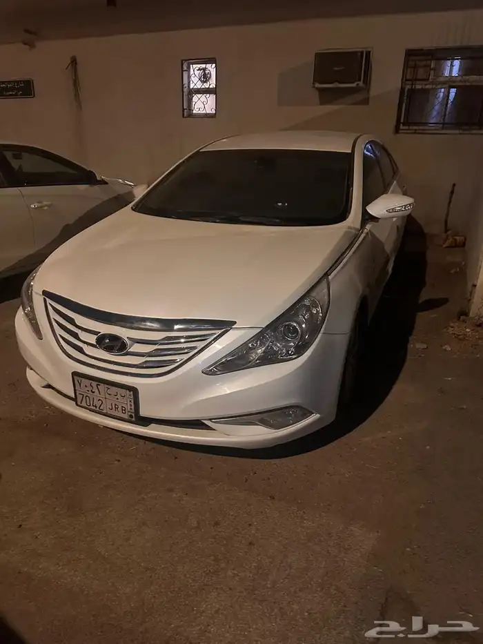 سوناتا 2011نص فل نظيفة مرشوش تجميلي مسيومة 16 يبي20 10