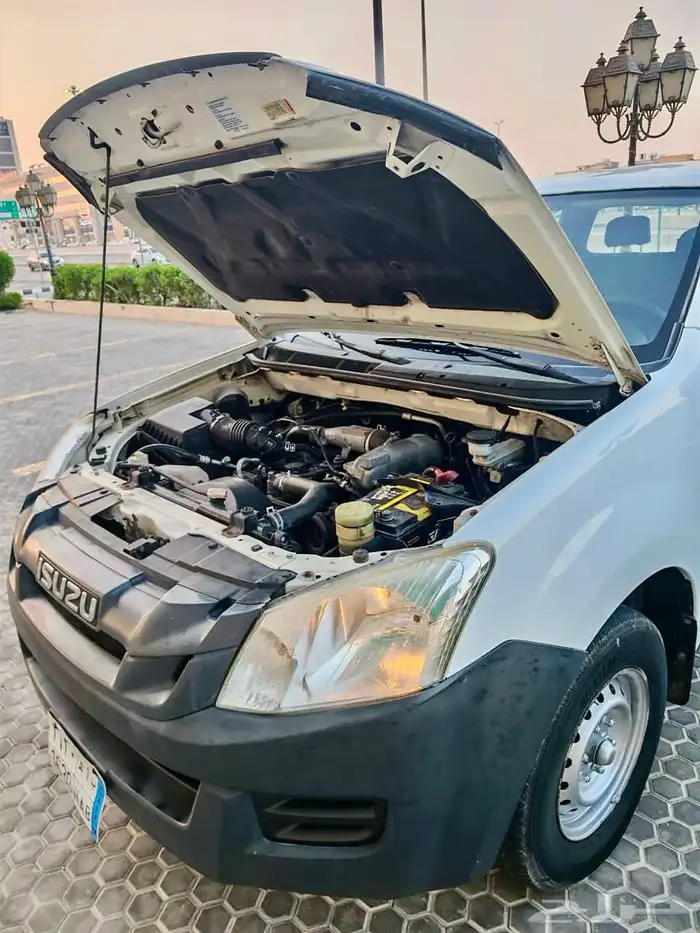 بكب ايسوزو و ميتسوبيشي غمارة وغمارتين ديزل 12