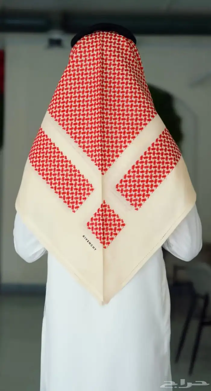 شماغ جيفنشي احمر بيج شتوي صناعه إنجليزيه 4