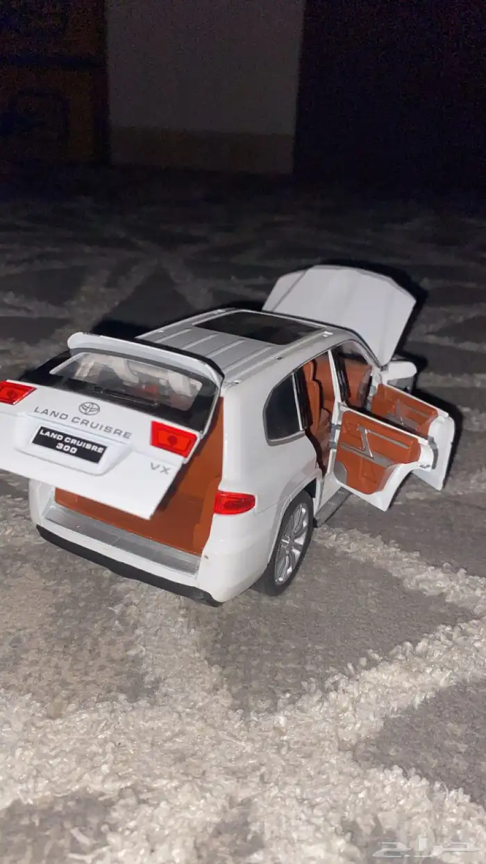 مجسم سياره واقعي جكسار 4