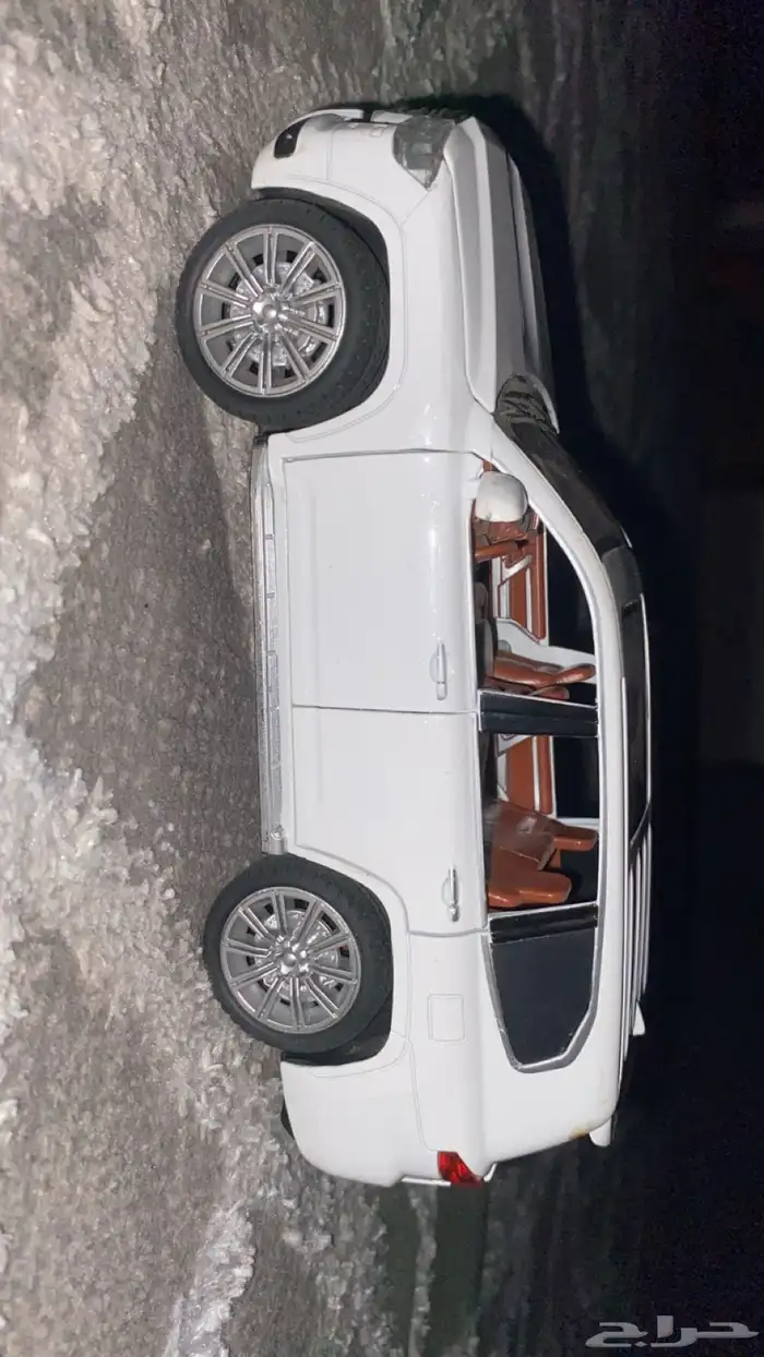 مجسم سياره واقعي جكسار 1