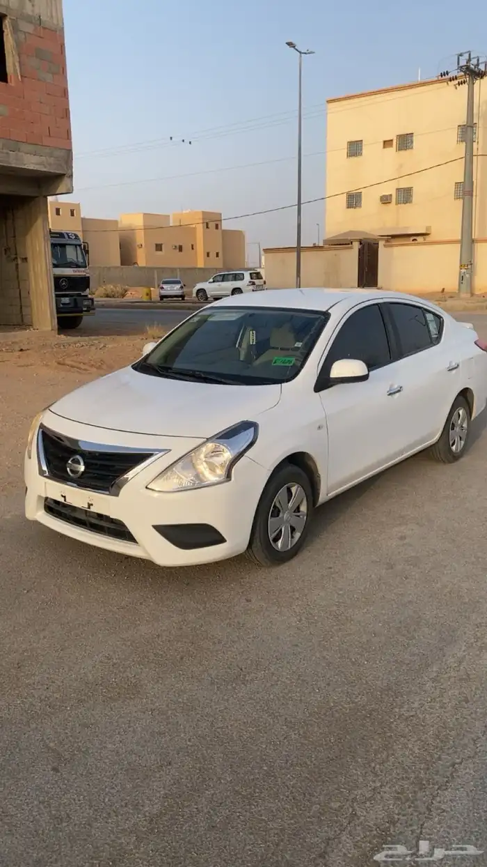 نيسان صني 20 موتر شرط عدا الرفرف الامامي يسار وجايته صدمه 1