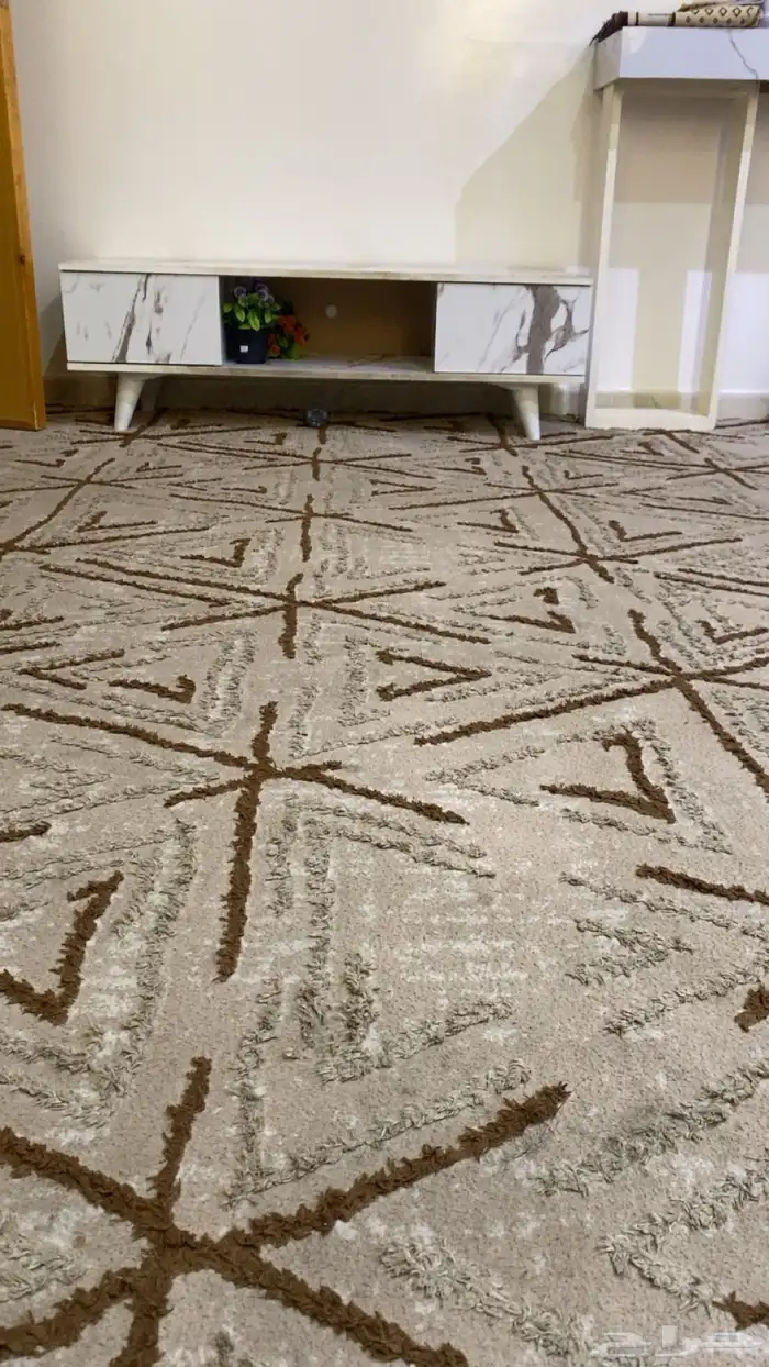 طاوله بلازمه شبه نضيفه واسخدام بسيط 0