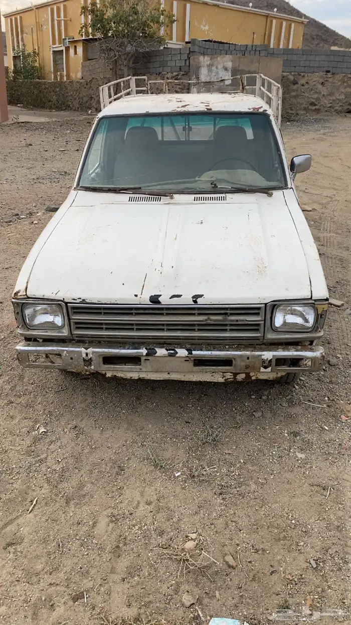 هايلكس 81 غماره للبيع مكينه وقير شرط 1