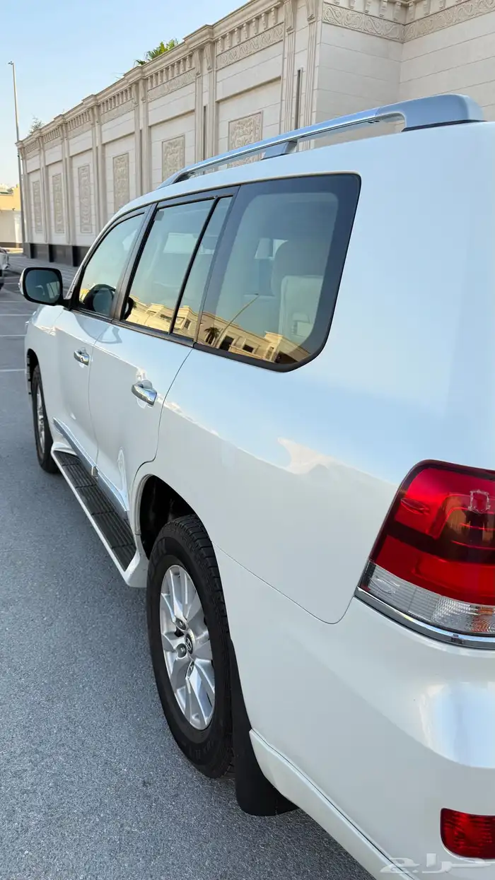 لاندكروزر GX.R 3 موديل 2018 شرط 11