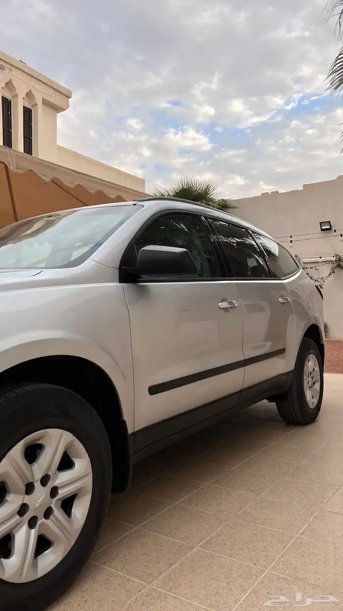 شفرولية ترافيس 2017V6 عداد قليل سعودي صيانات منتظمه بالوكال 10