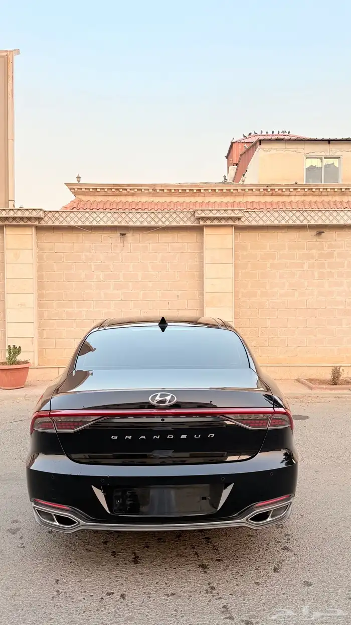 هيونداي ازيرا 2022 ( بنزين) v6 فل كامل بانوراما 3