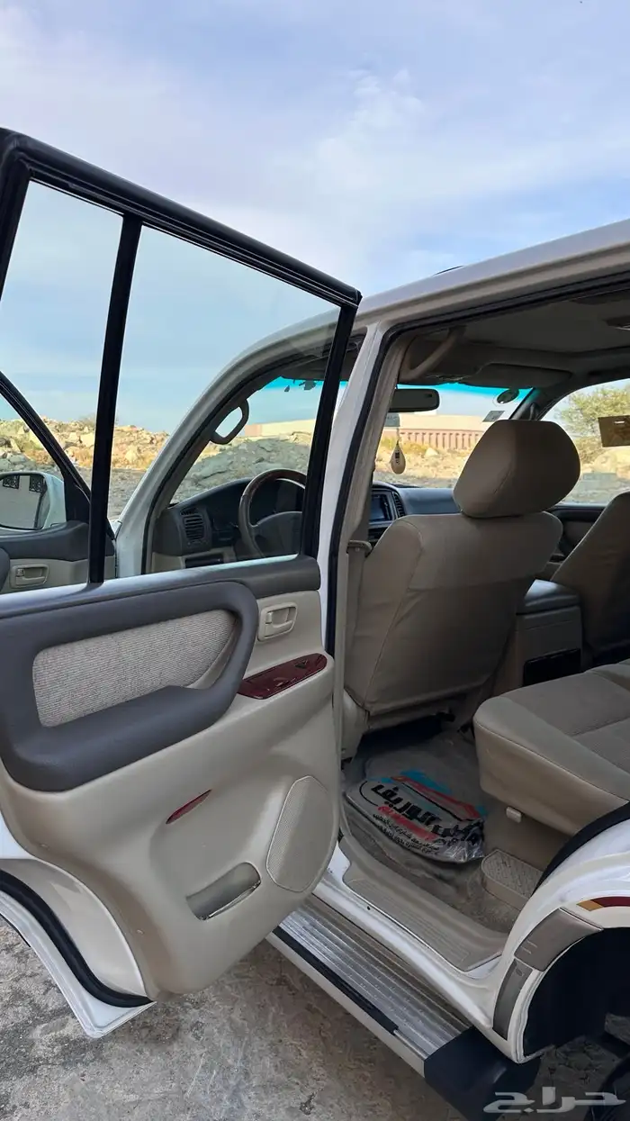 جيب لاندكروزر 12