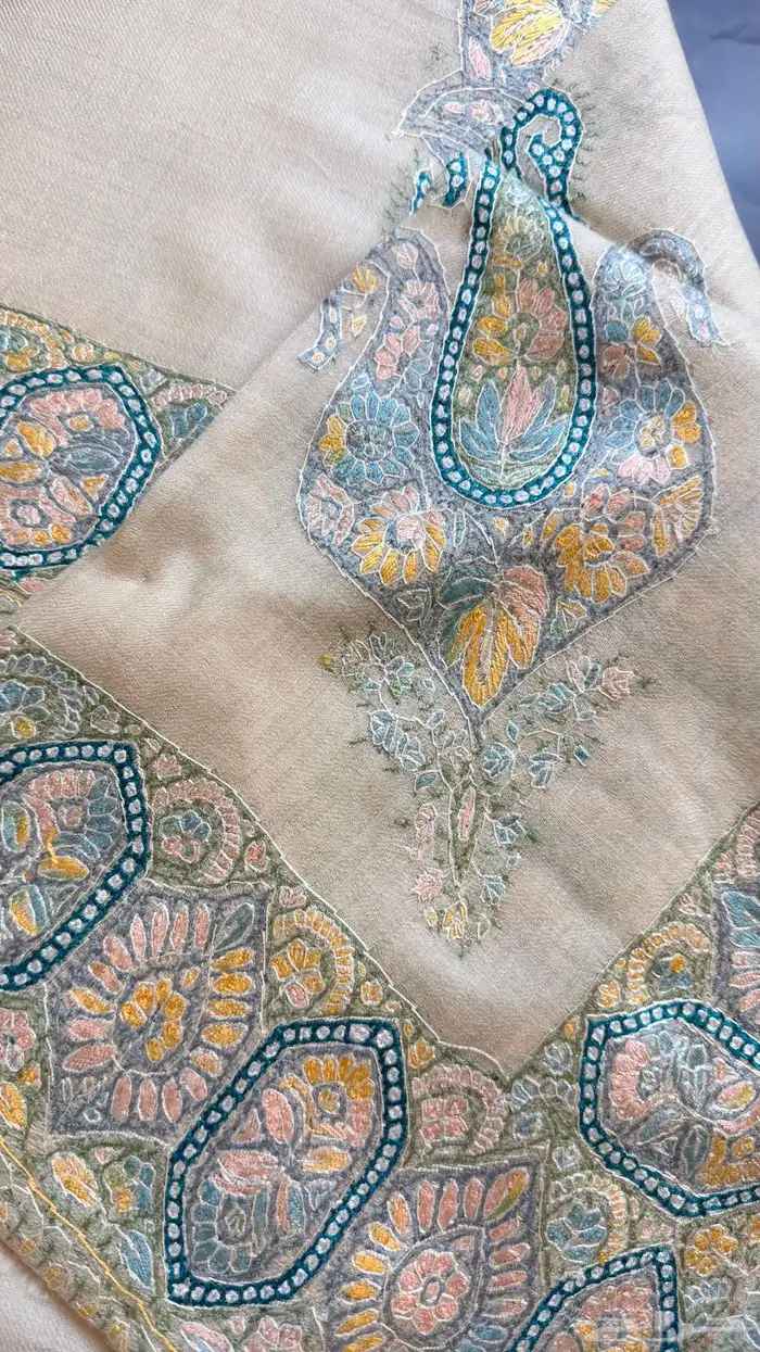 الشال الكشميري الفاخر 0