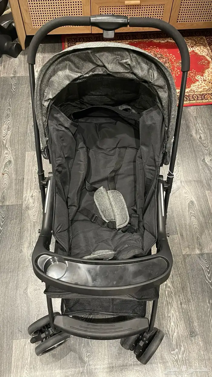 عربة أطفال من Hibobi   نظيفة جدا  وبمواصفات ممتازة 2