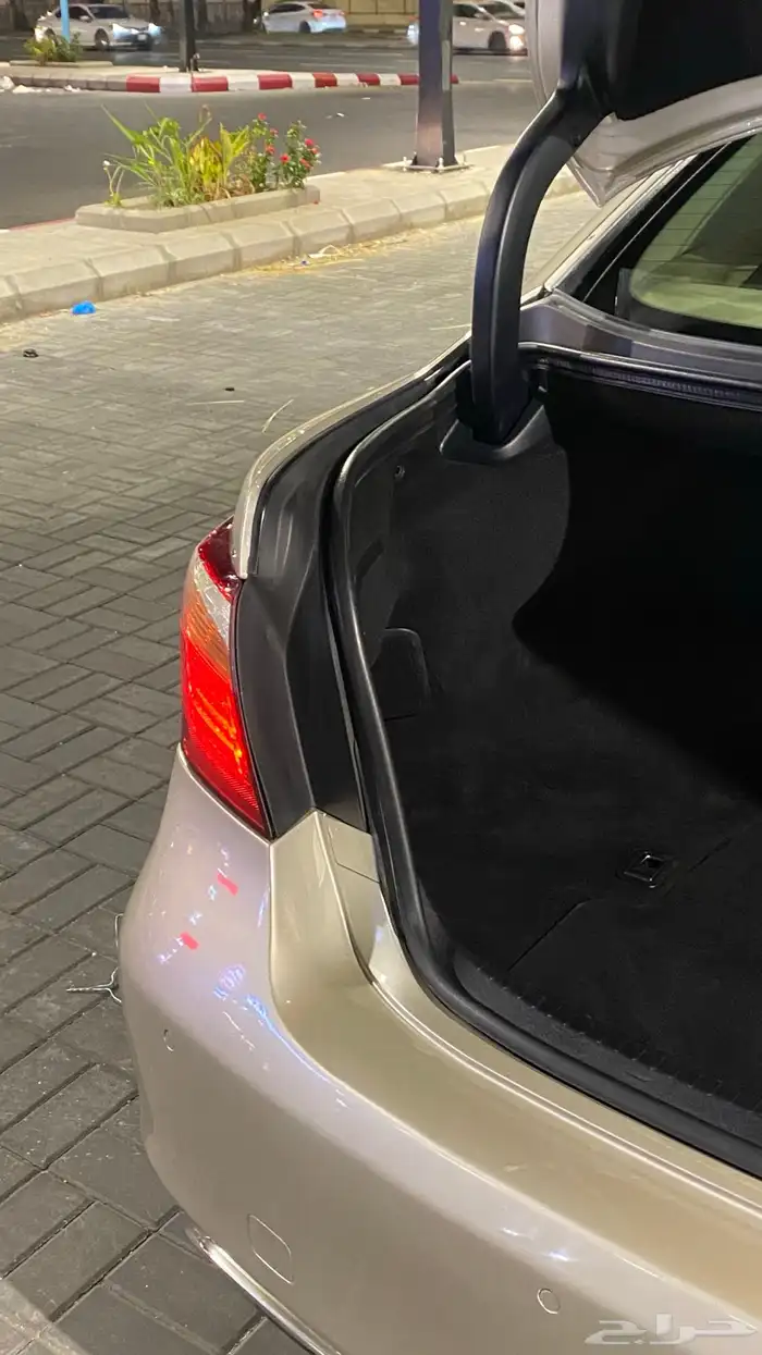 لكزس LS460 2010 شورت 26