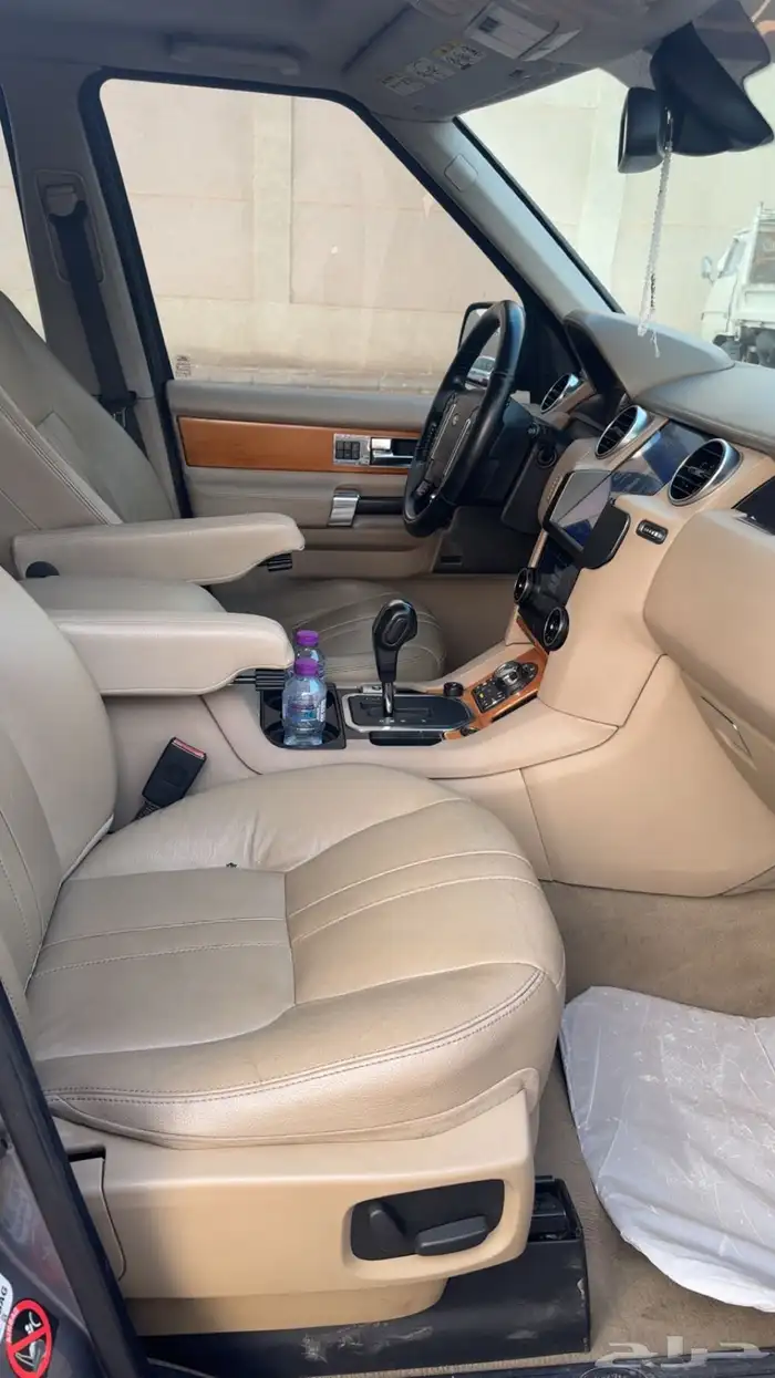 لاند روفر 17