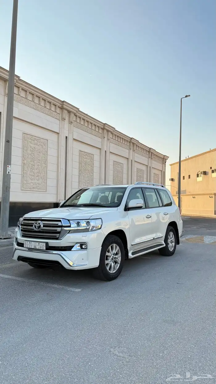 لاندكروزر GX.R 3 موديل 2018 شرط 10