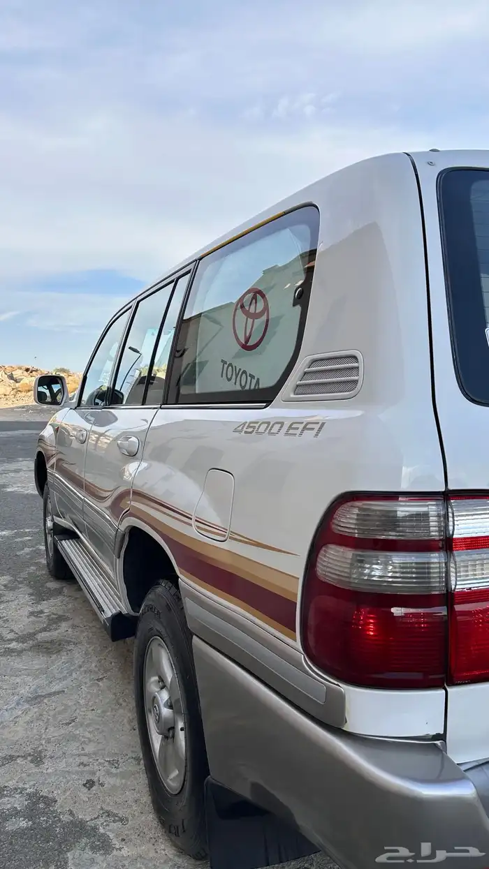 جيب لاندكروزر 7