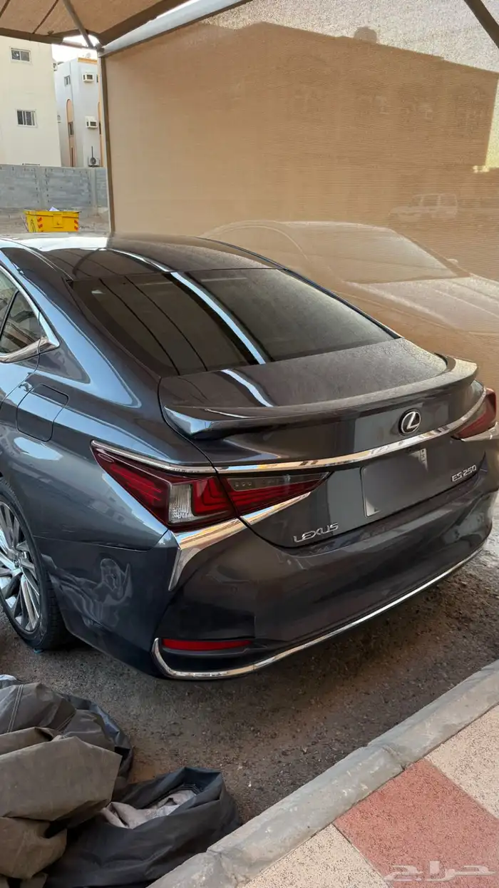 لكزس ES 2022 . 6
