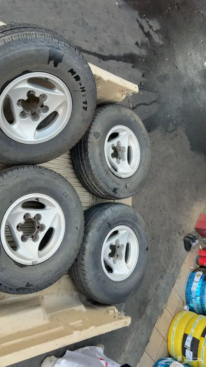 كفرات بترول مقاس 15 مع الجنوط 3