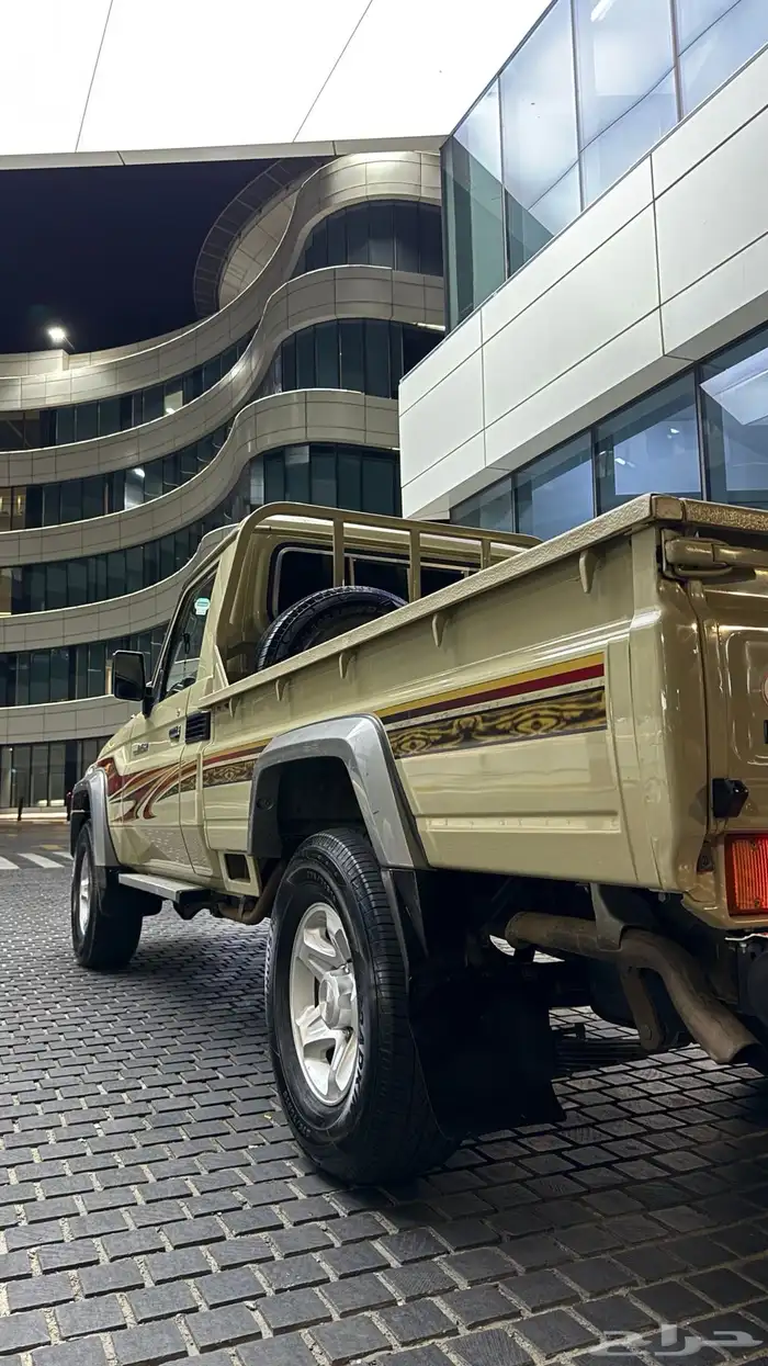 للبيع شاص 2013 سعودي ممشى قليل 23