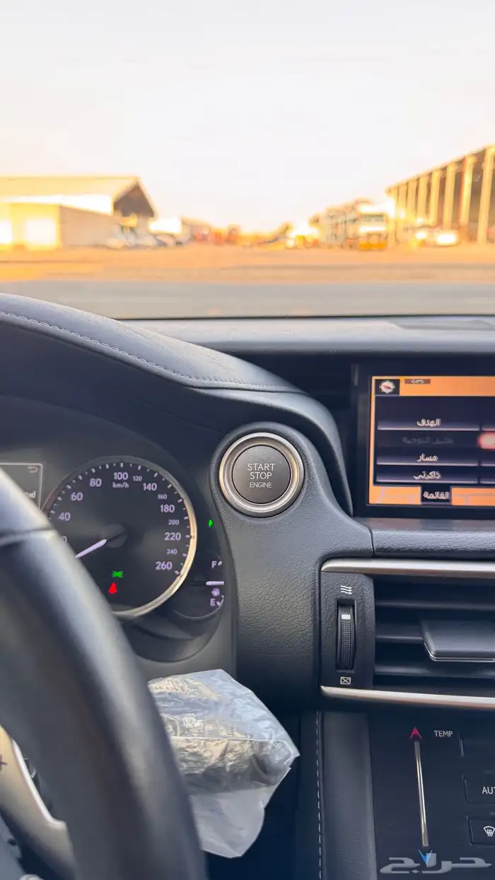 للبيع لكزس 2017 IS350 - فل كامل - بحالة الوكاله 14