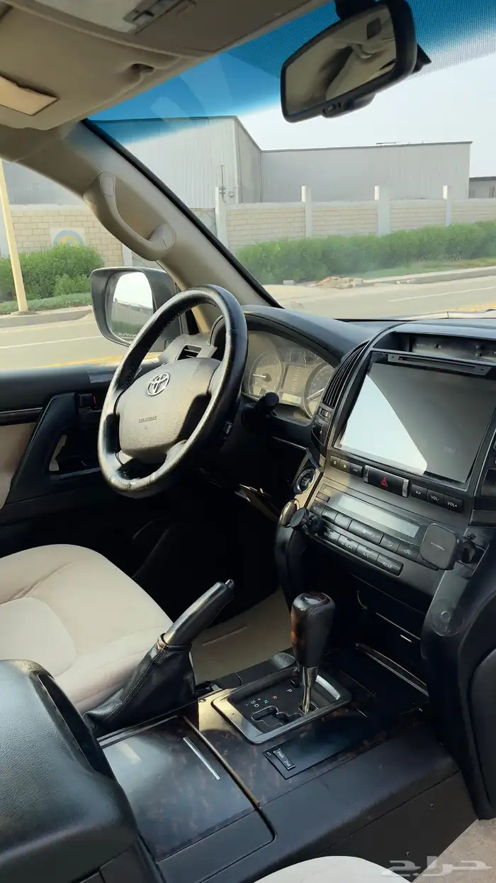 لاندكروزر جي اكس ار 2011 9