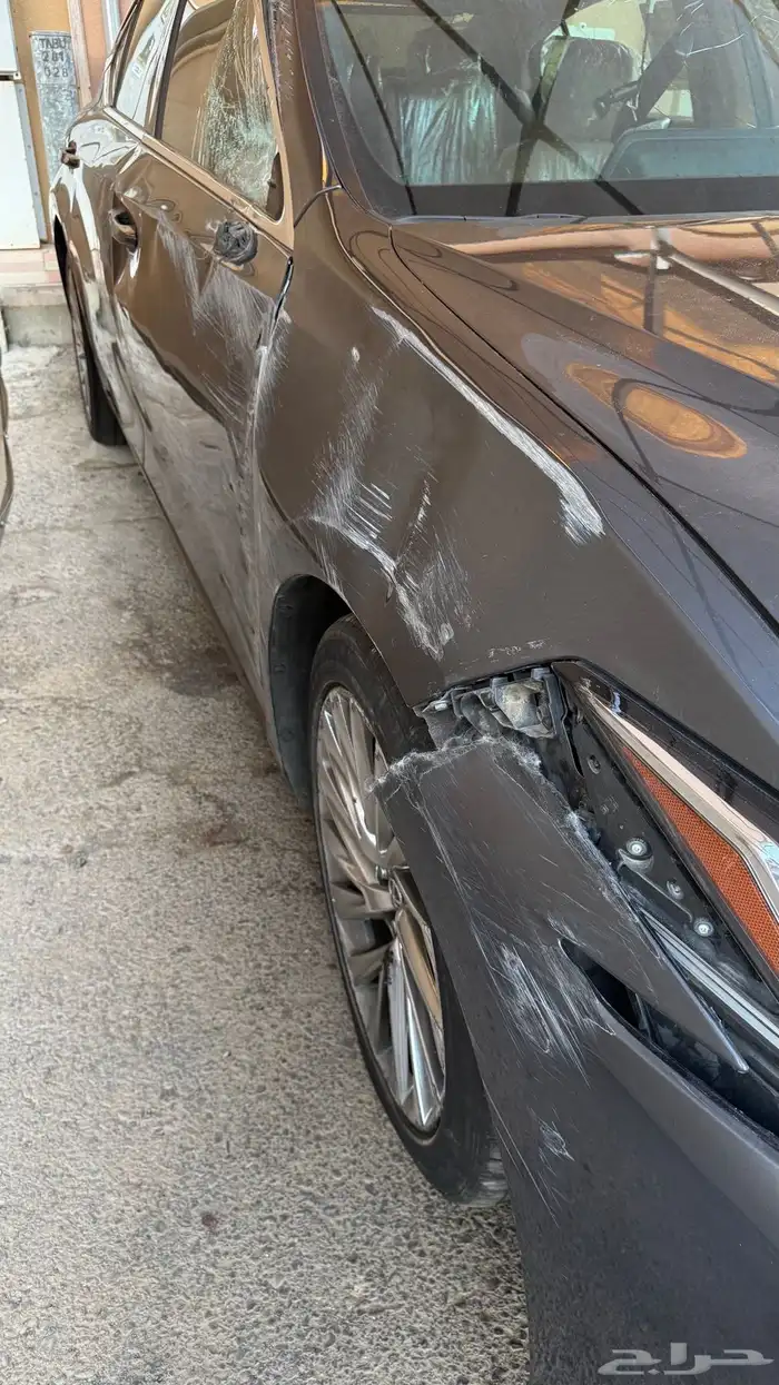 لكزس ES 2022 . 3