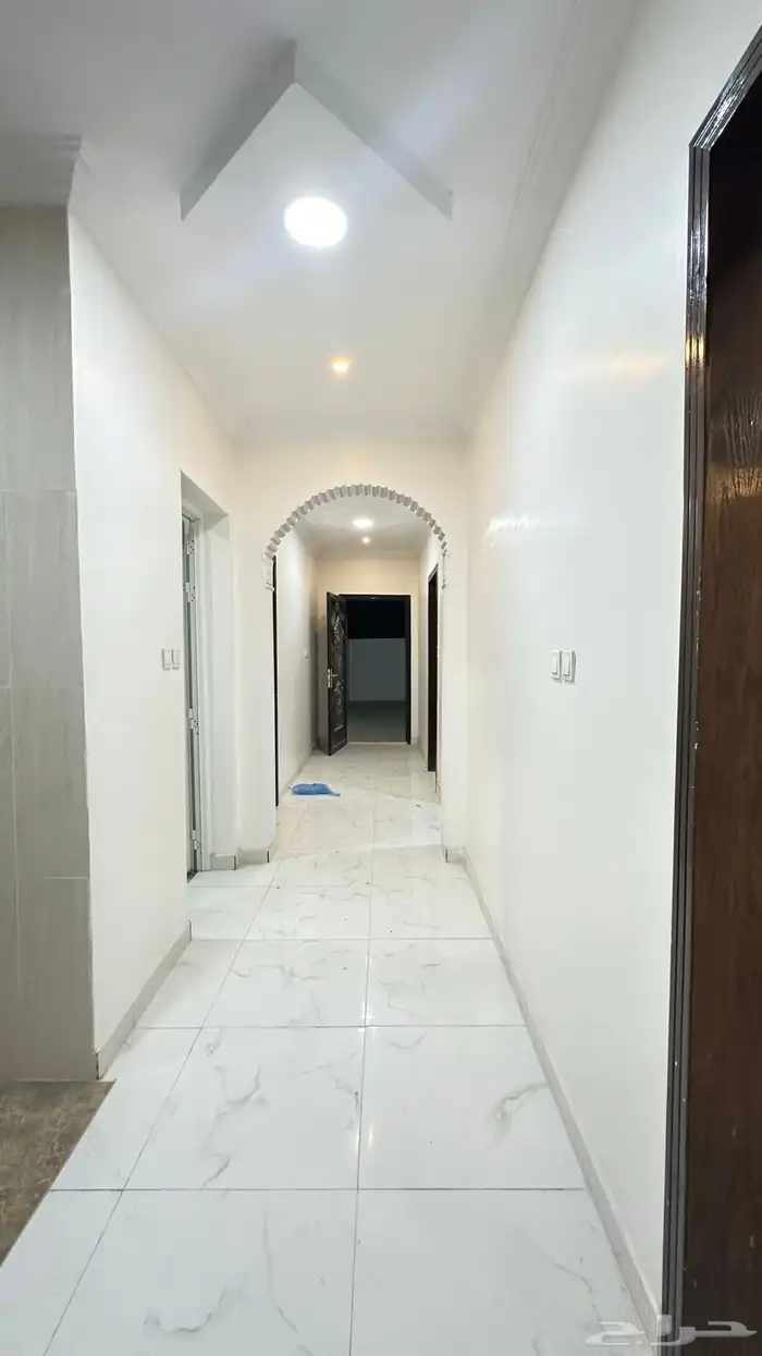 للبيع شقه دبلكس حي احد مساحه 250متر 6