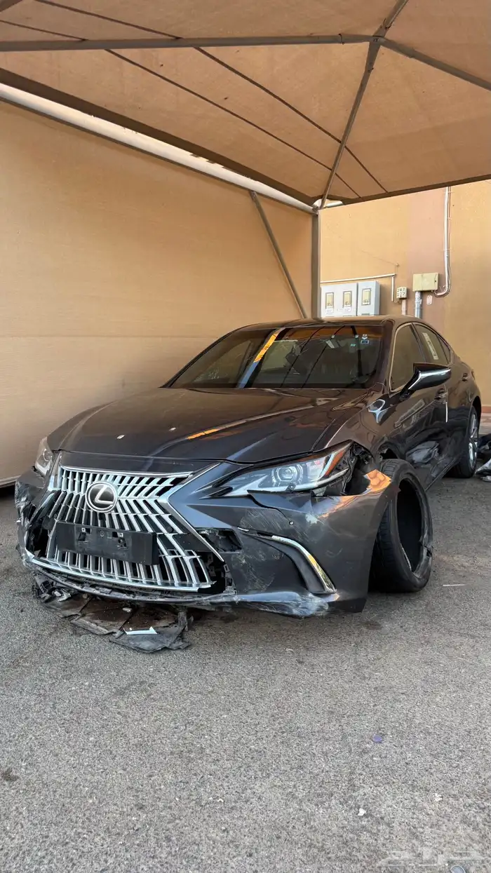 لكزس ES 2022 . 1