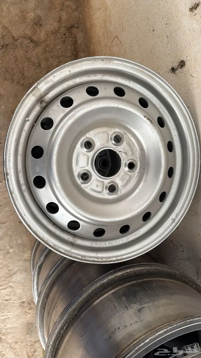 للبيع جنوط هايلوكس 3