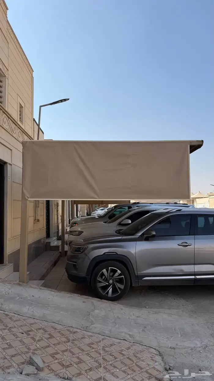 مظله سيارات كامله بأغراضها 6 في 3 شبه جديده 2