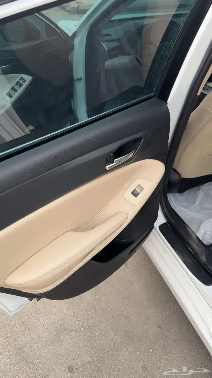 للبيع افالون ممشى قليل2020 مالك اول من الوكالة بدي وكالة 4