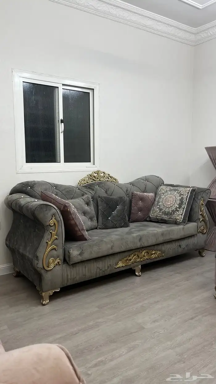 ثلاث كنبات و كرسين 0