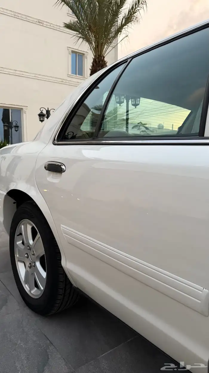 فورد كراون فكتوريا 2011 مدني مخزن 15