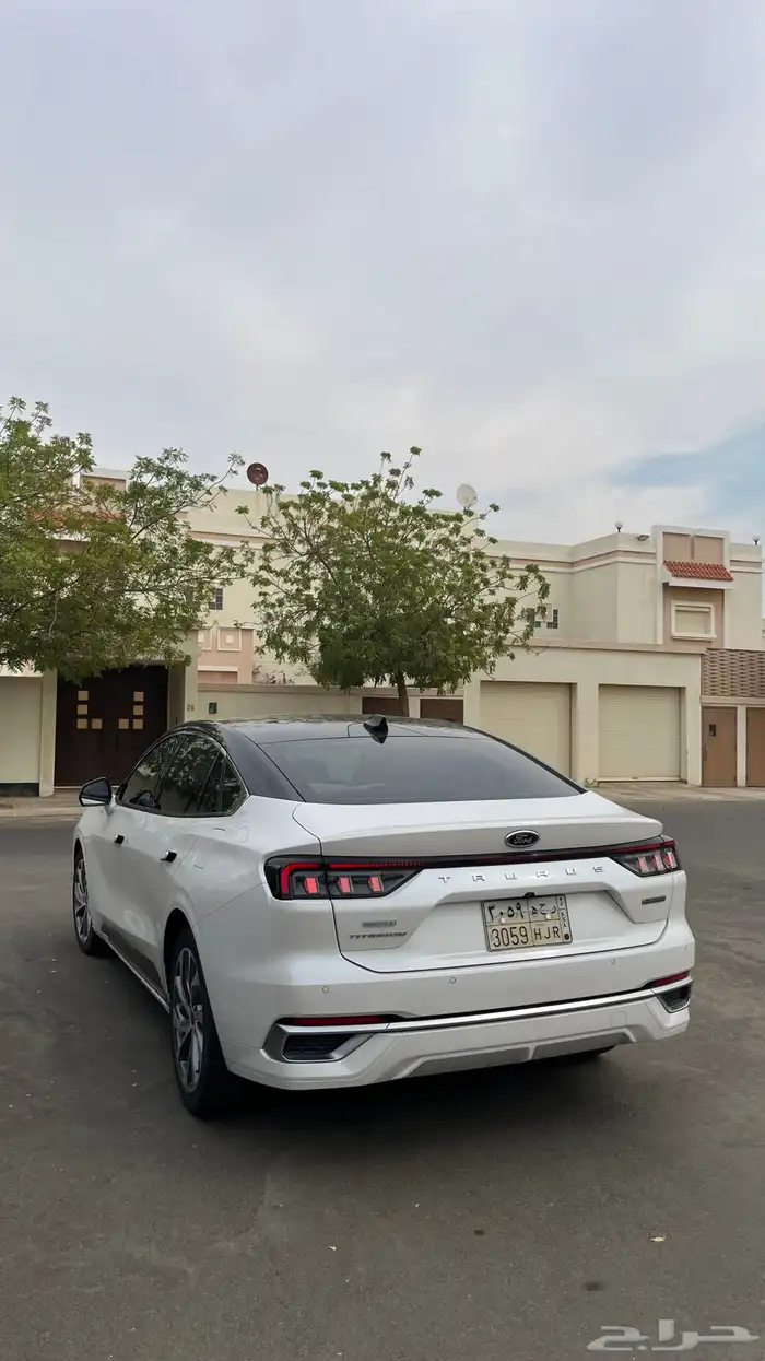 فورد تورس 2023 تيتانيوم فل كامل مستعجل 11