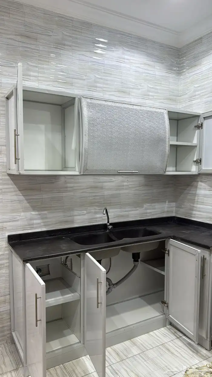 مطبخ صغير 180x50 نظيف وبحاله جيده الجاد مابقصر معه 0