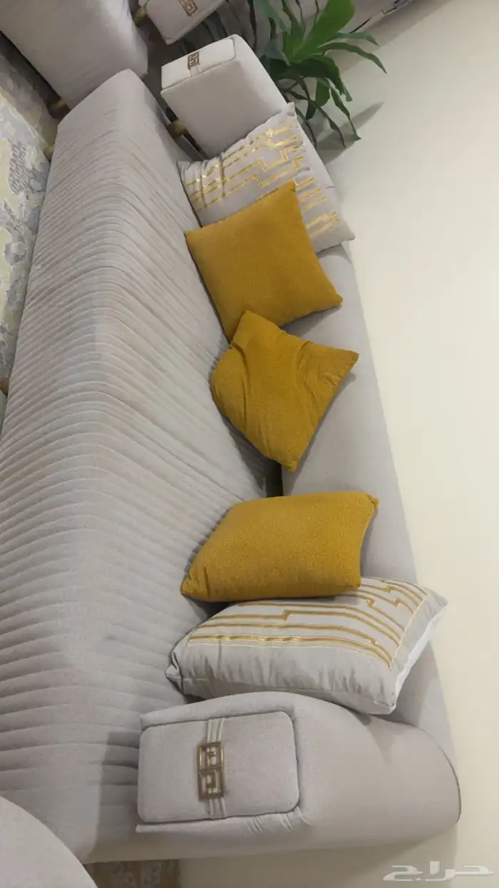 كنب للبيع 6 قطع بسعر 4000 الاف للامانه جديد أخذته بسعر 7000 1