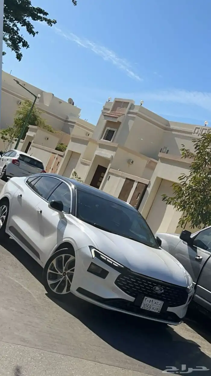 فورد تورس 2023 تيتانيوم فل كامل مستعجل 2