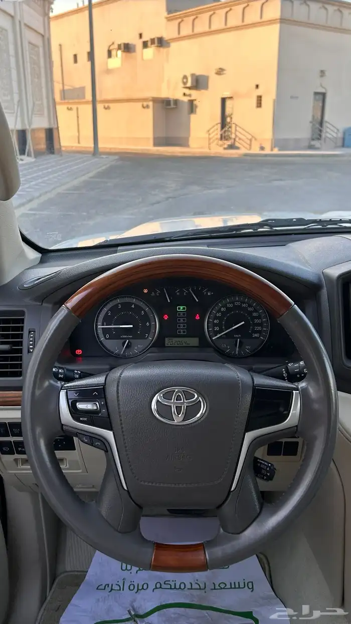 لاندكروزر GX.R 3 موديل 2018 شرط 32