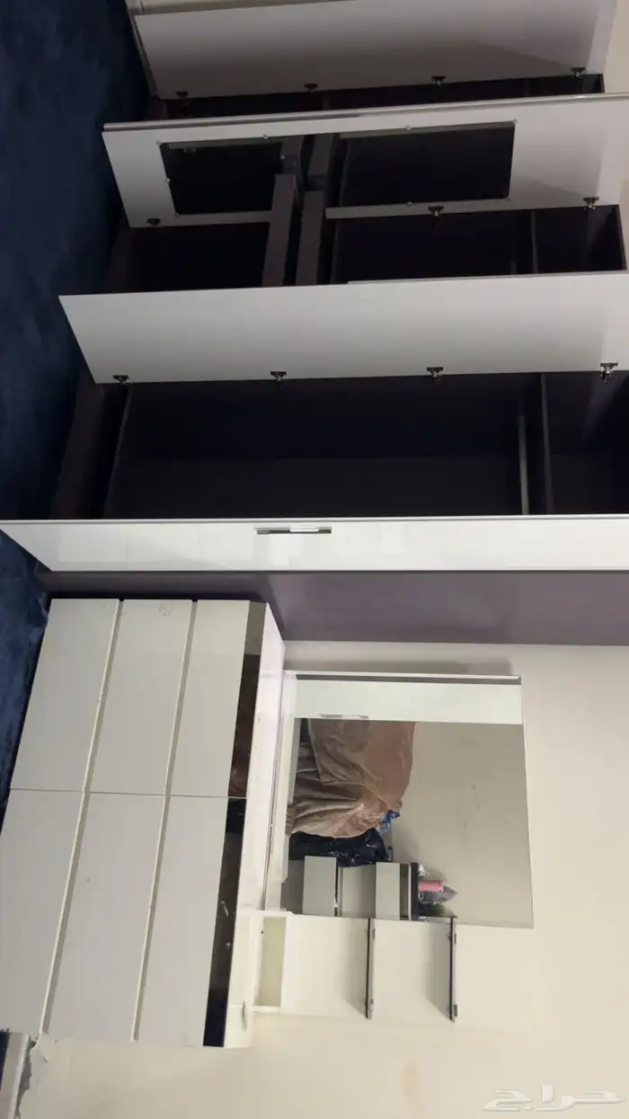 دولاب وتسريحه مستعمل من هوم سنتر 0