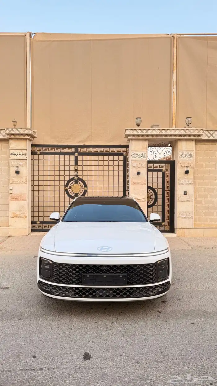 هيونداي ازيرا 2023 ( بنزين) فل كامل بانوراما كاليجرافي 0