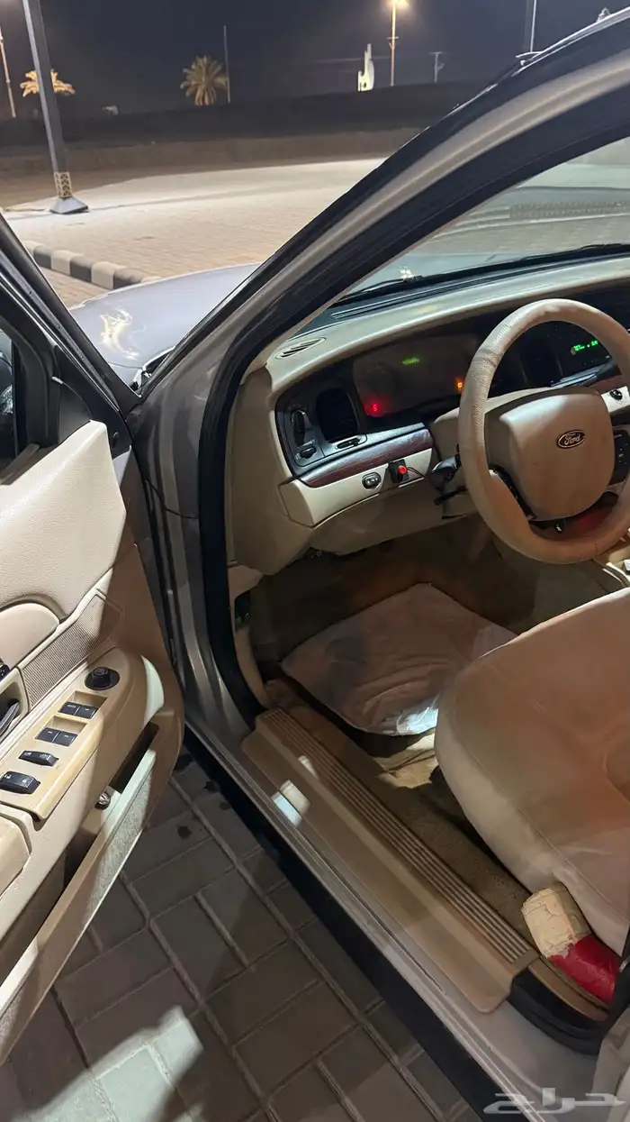 فورد كراون فكتوريا مدني 2012 1