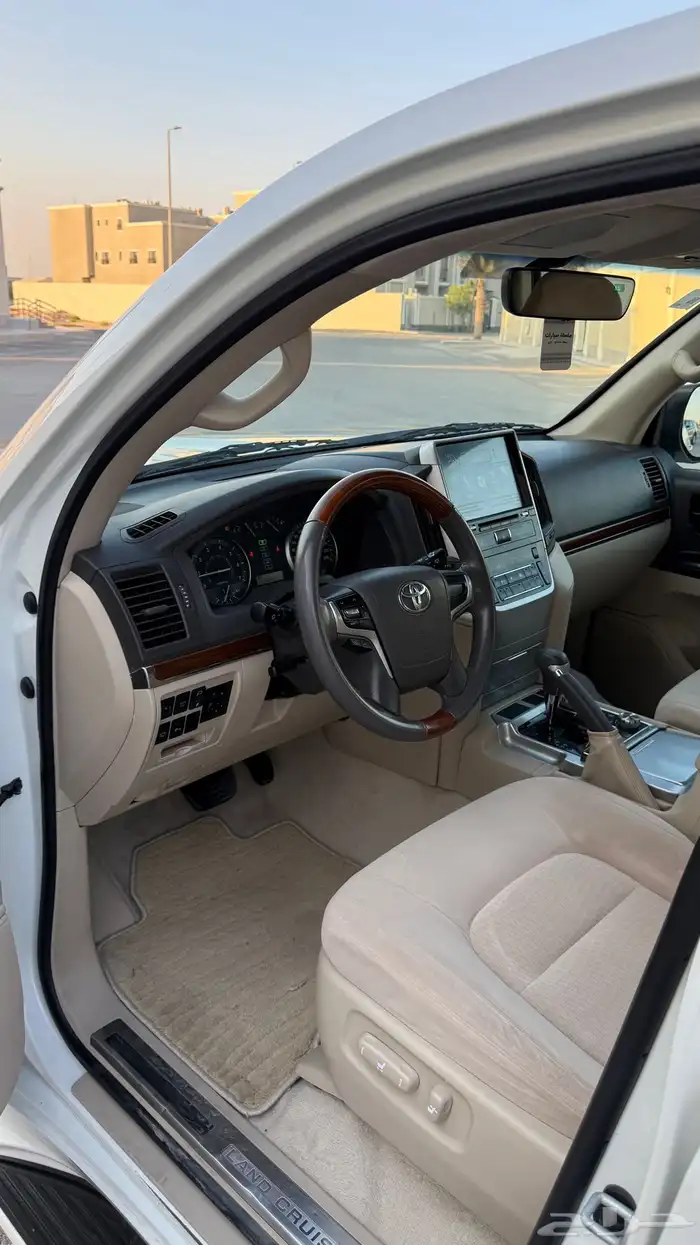 لاندكروزر GX.R 3 موديل 2018 شرط 30